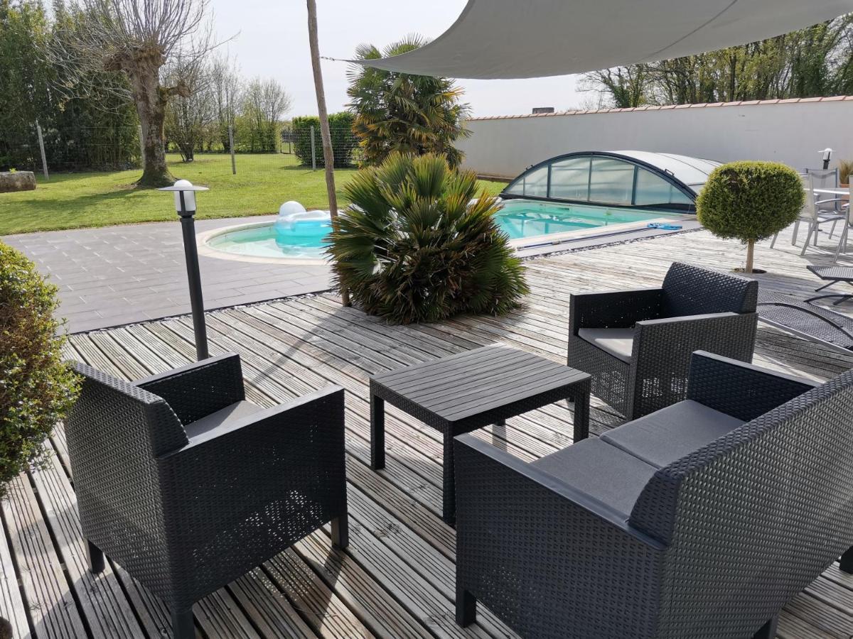 Maison De Campagne Proche Des Plages Saint-Romain-de-Benet Exterior foto